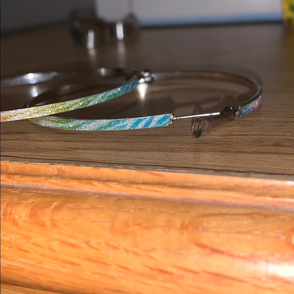 Hoops - Picture 3 of 4